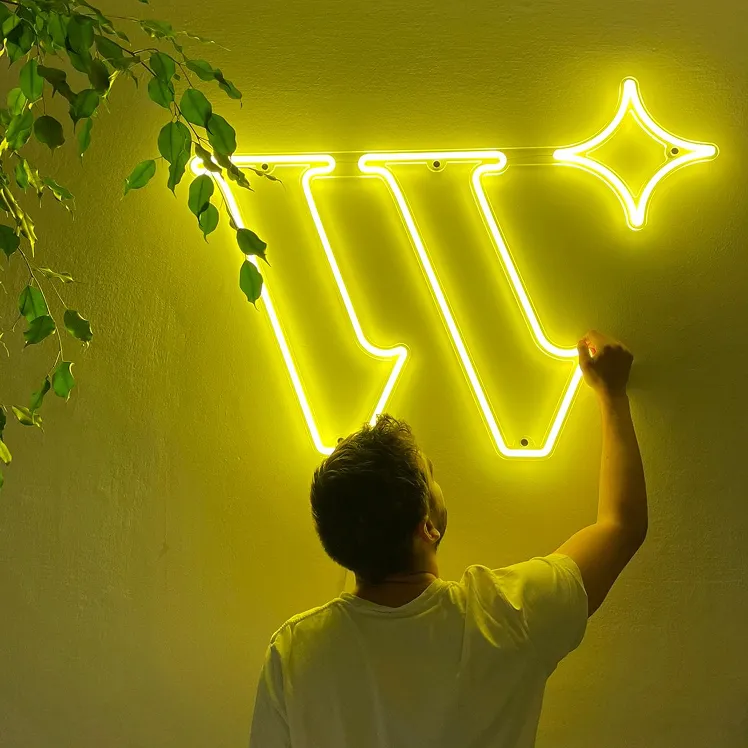 Vetora Neon Wall